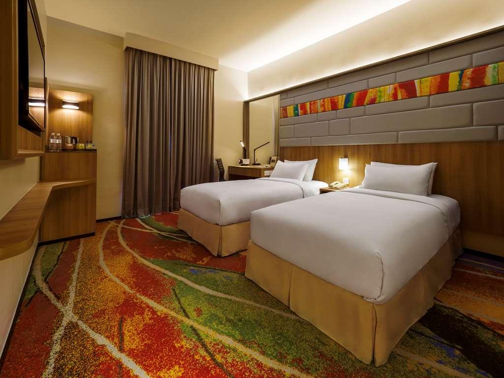 Eastin Hotel Penang Sungai Dua Bukit Phòng bức ảnh