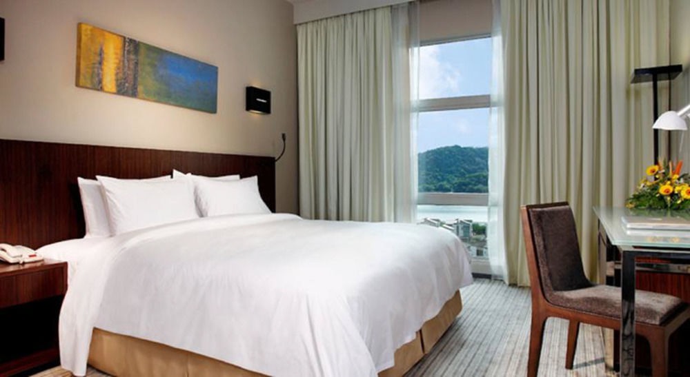 Eastin Hotel Penang Sungai Dua Bukit Ngoại thất bức ảnh